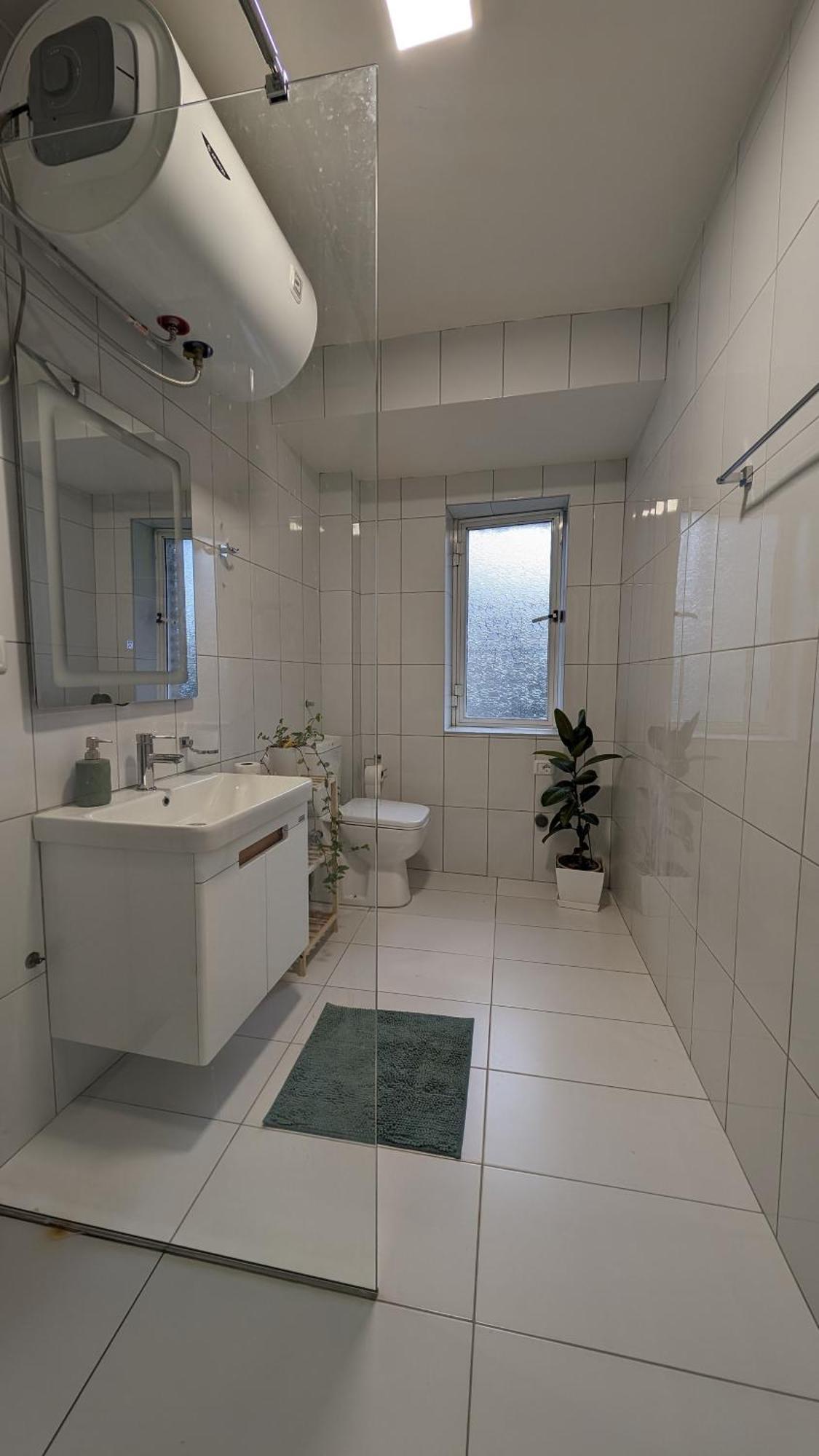 Modern Cozy Apartment 10 Min Walk To Skanderbeg Square Tiranë Ngoại thất bức ảnh