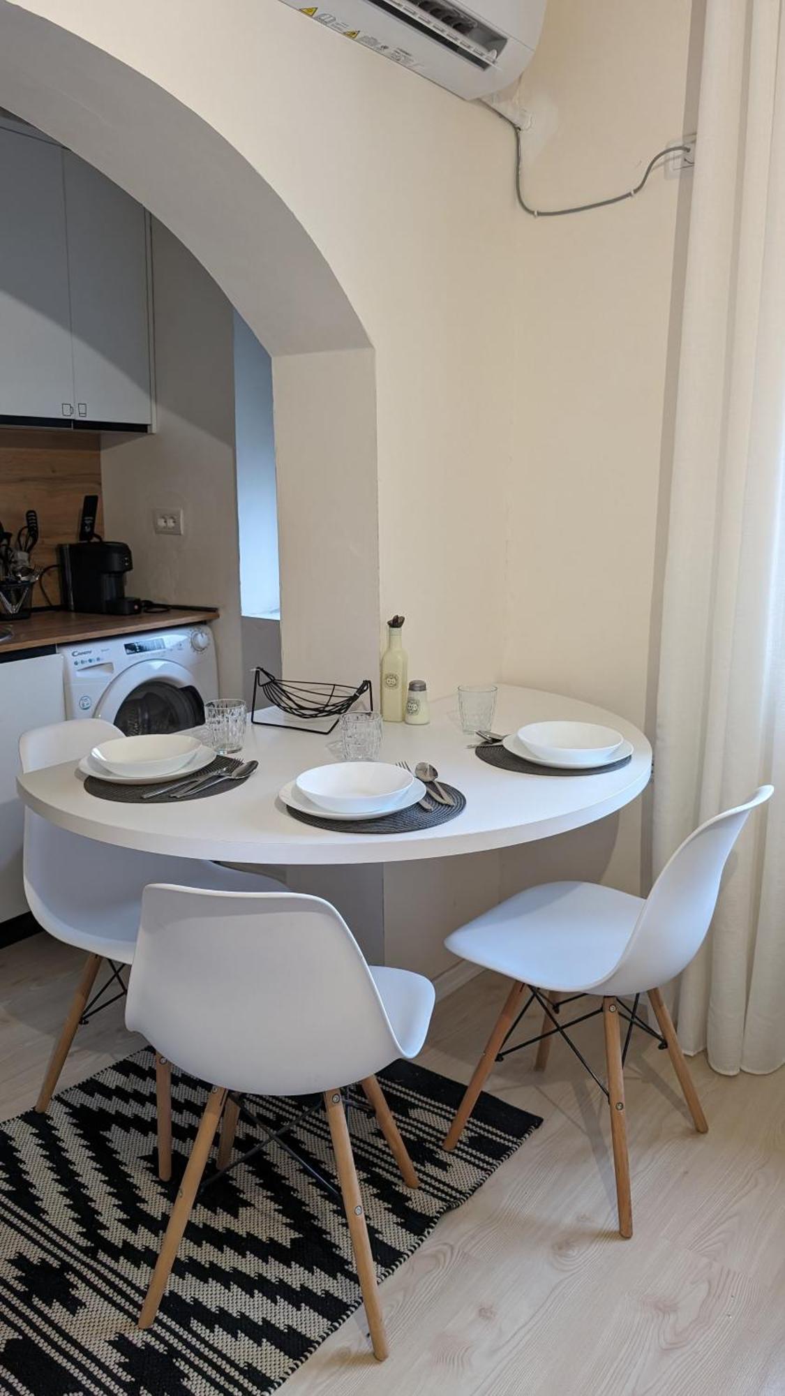 Modern Cozy Apartment 10 Min Walk To Skanderbeg Square Tiranë Ngoại thất bức ảnh