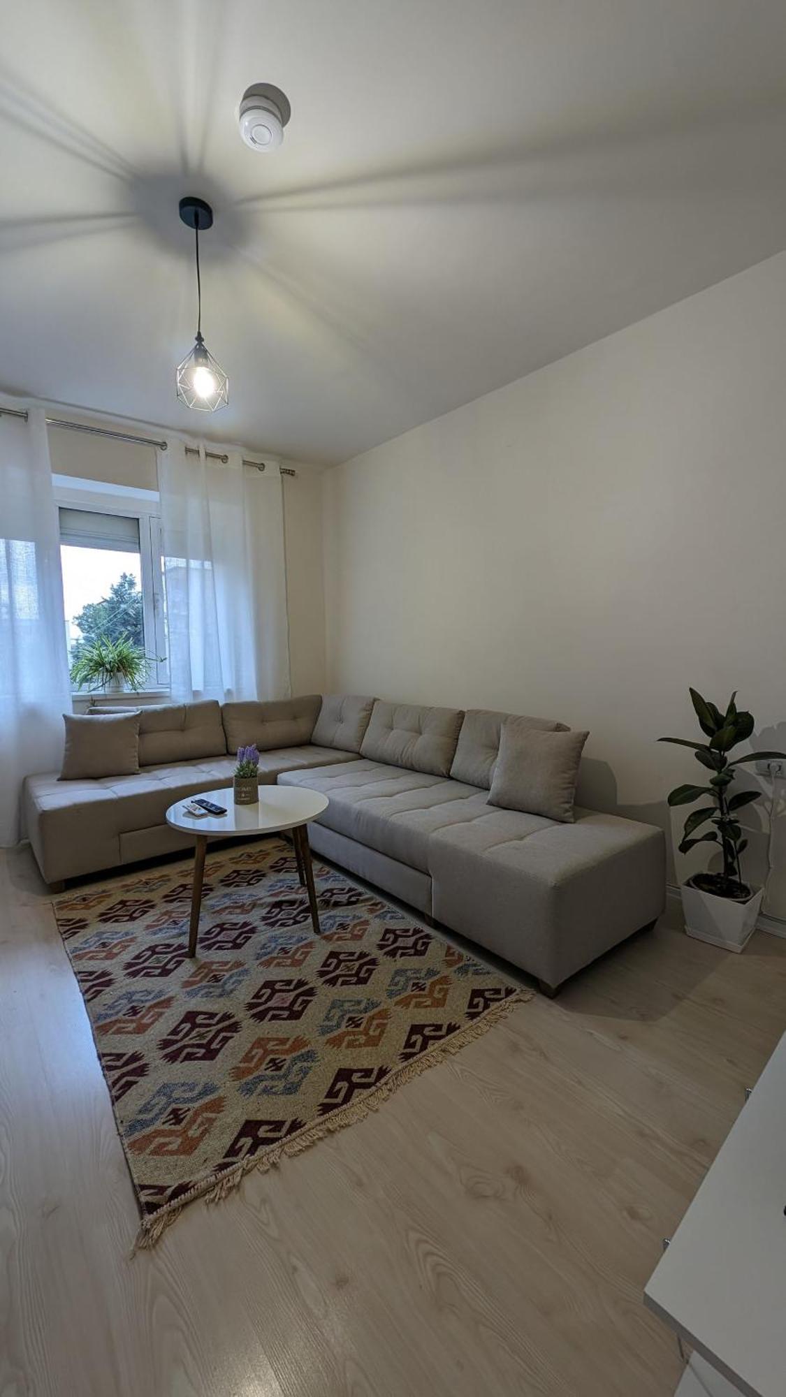 Modern Cozy Apartment 10 Min Walk To Skanderbeg Square Tiranë Ngoại thất bức ảnh