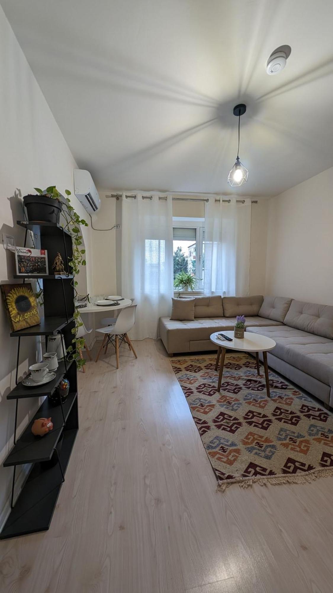 Modern Cozy Apartment 10 Min Walk To Skanderbeg Square Tiranë Ngoại thất bức ảnh