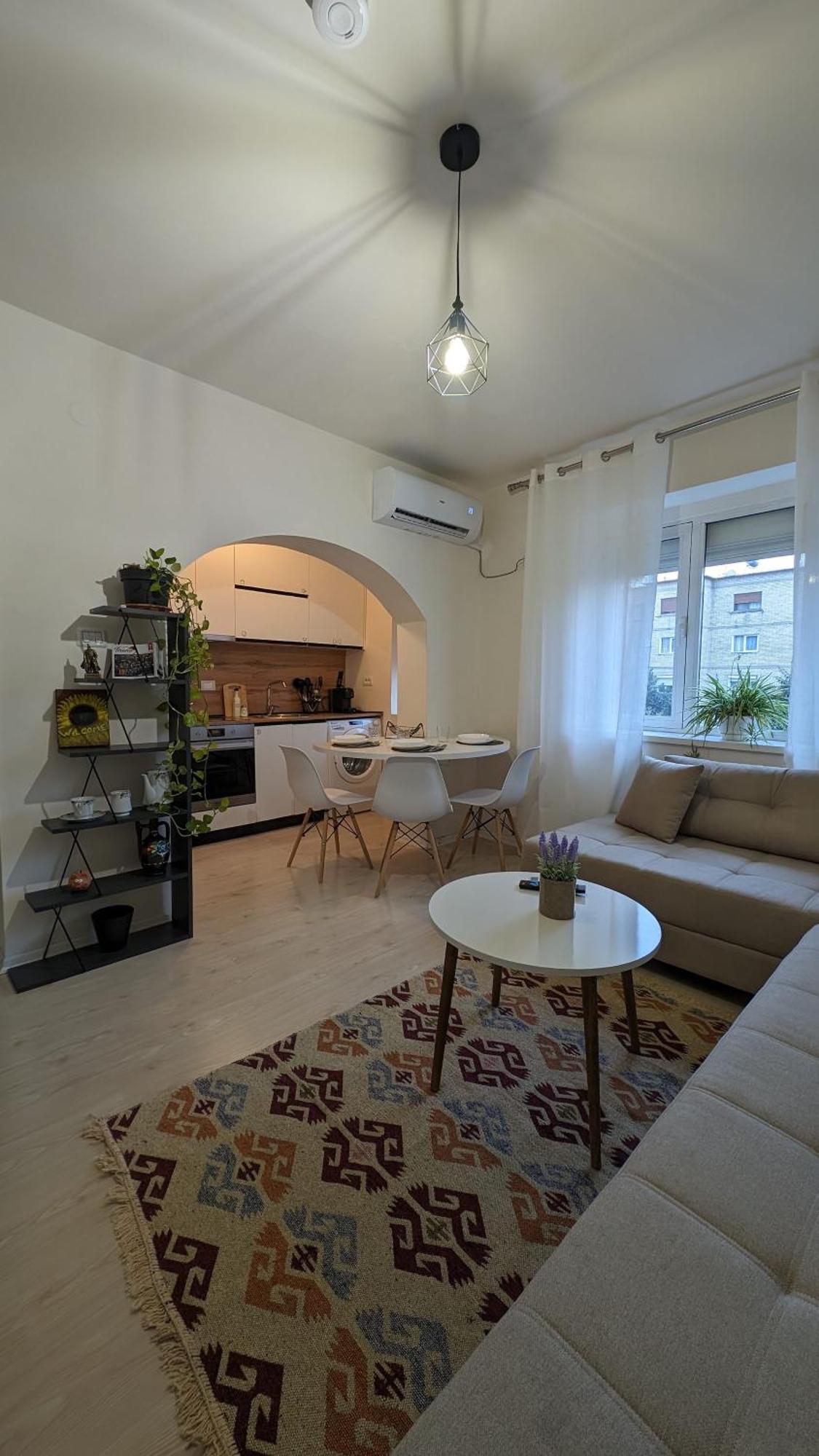 Modern Cozy Apartment 10 Min Walk To Skanderbeg Square Tiranë Ngoại thất bức ảnh