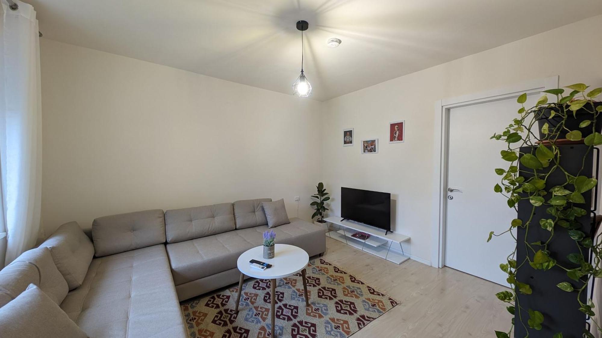 Modern Cozy Apartment 10 Min Walk To Skanderbeg Square Tiranë Ngoại thất bức ảnh