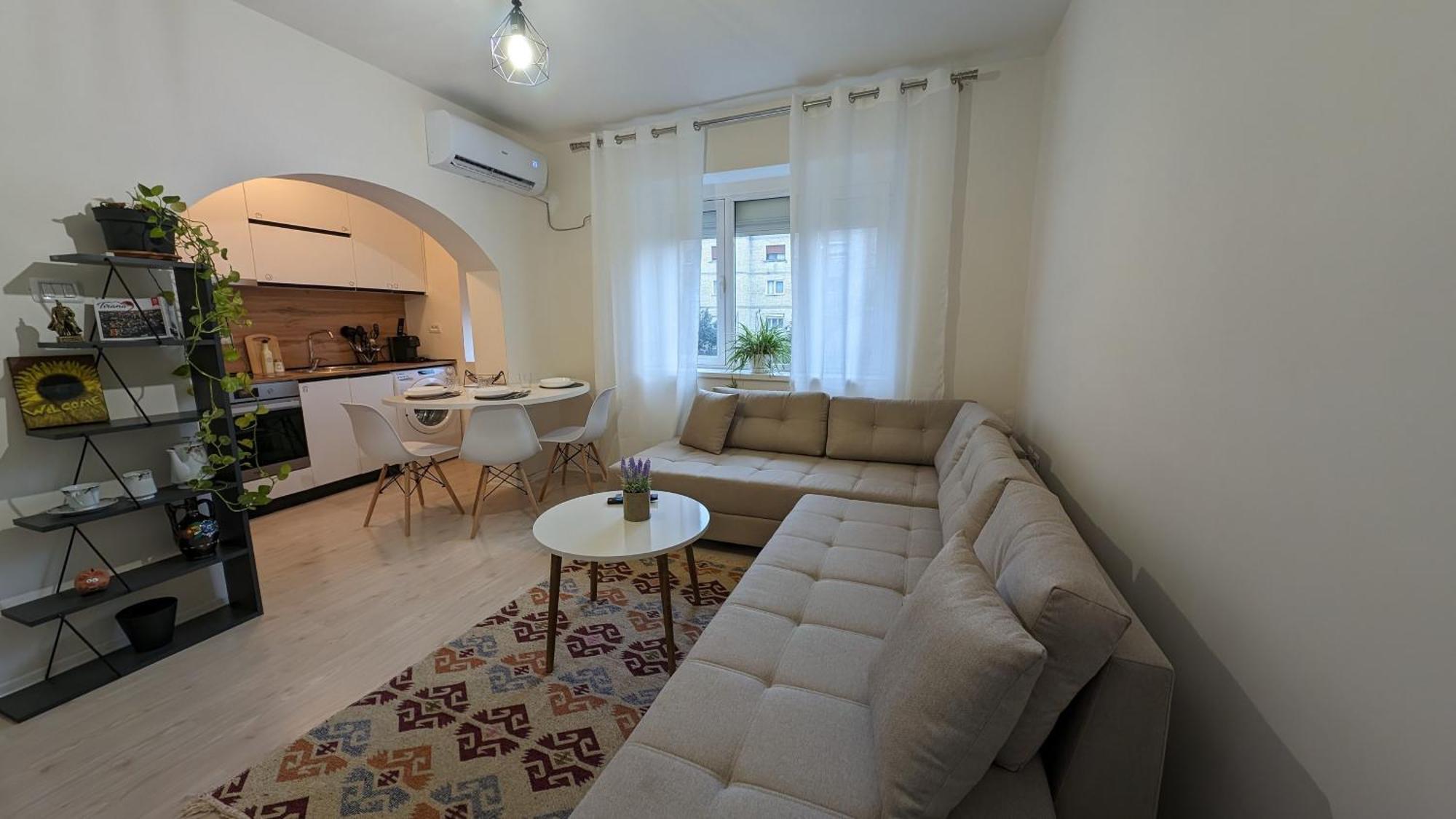 Modern Cozy Apartment 10 Min Walk To Skanderbeg Square Tiranë Ngoại thất bức ảnh
