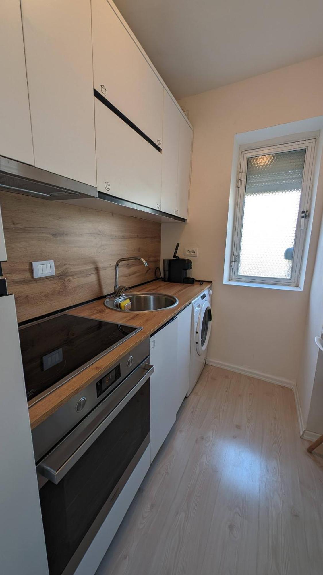 Modern Cozy Apartment 10 Min Walk To Skanderbeg Square Tiranë Ngoại thất bức ảnh